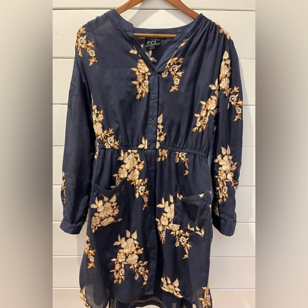 Embroidered Navy Floral Dress – ECI New York (Size 14)